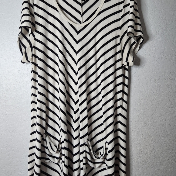 Plus size tunic - Picture 3 of 3